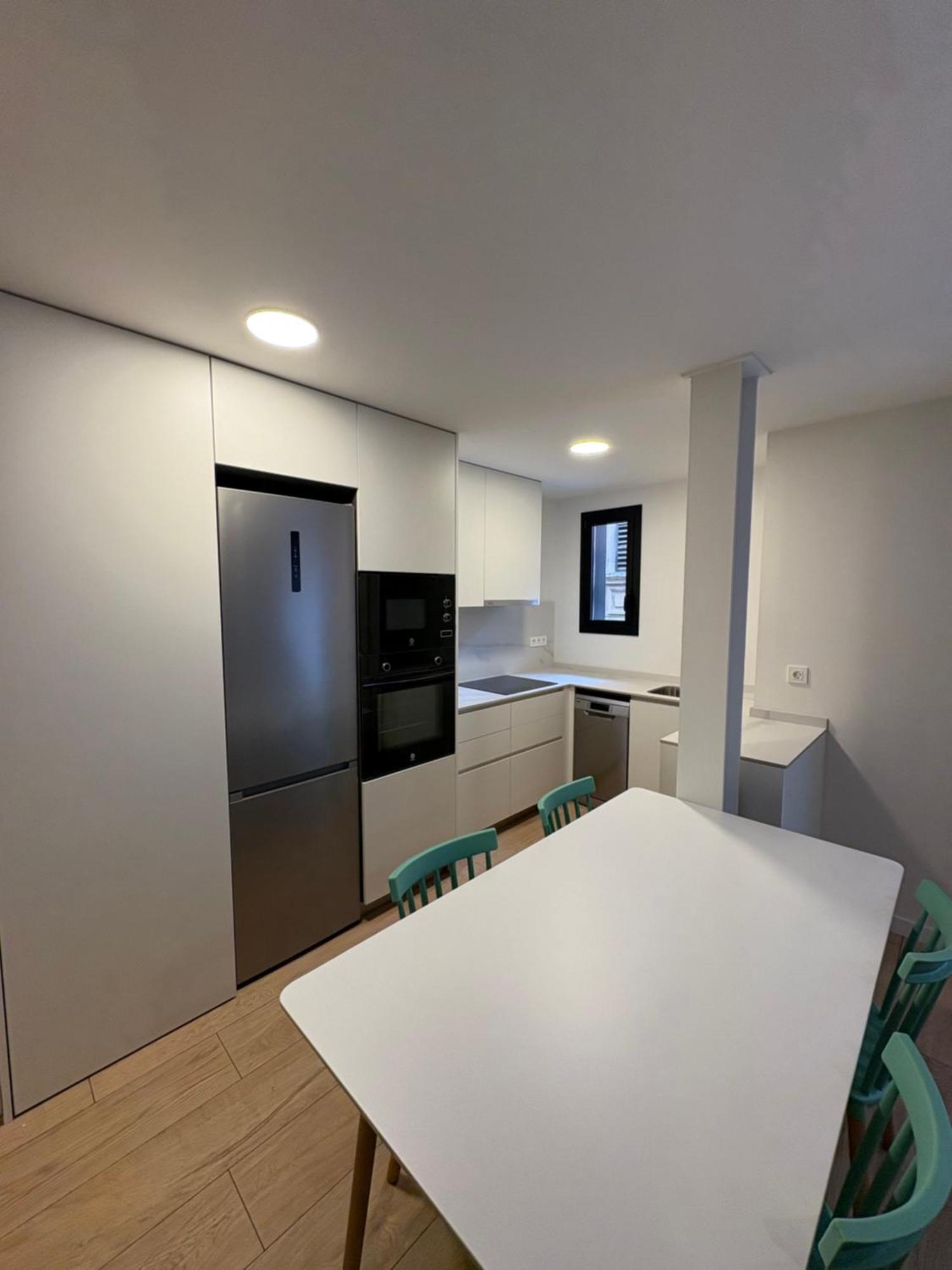 Reusia Apartaments Exteriör bild